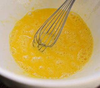 збиваємо яйця