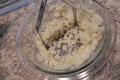 товчемо картоплю до стану пюре