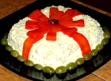 прикрашаємо салат подарунок