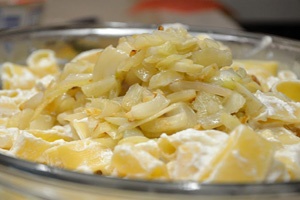 форма з овочами і кальмарами