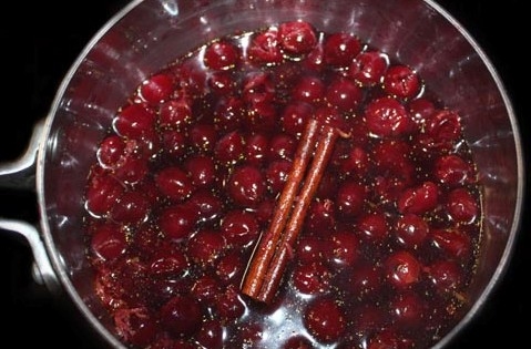 вишня зі спеціями