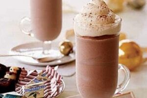 Гарячий кремовий шоколад