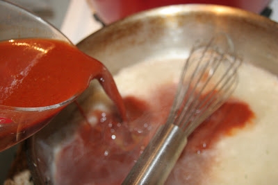 додаємо томатний соус