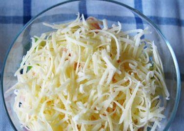 посипаємо все сиром