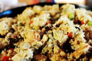 Смажений хліб з устрицями і овочами