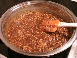 додаємо горіхи