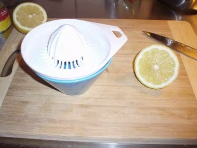 видавлюємо лимонний сік