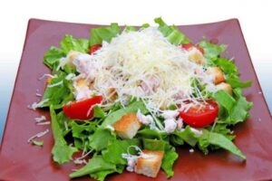 Салат «Цезар» з курчам і грибами