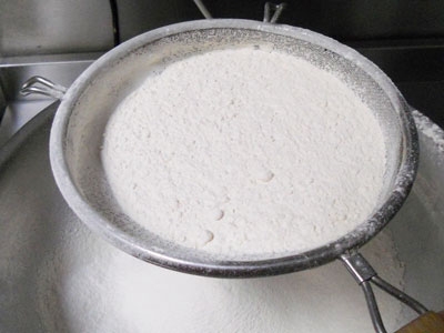 борошно в ситі