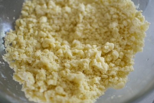 змішуємо борошно з маслом