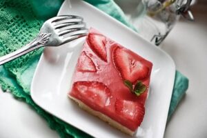 Тістечко з полуницею