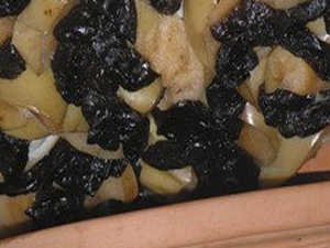 готуємо яблука і чорнослив під хрустким філо