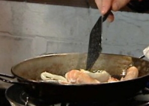 обсмажуємо морепродукти