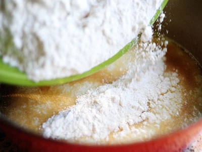 борошно в мисці