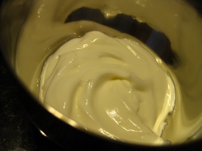 додаємо сметану