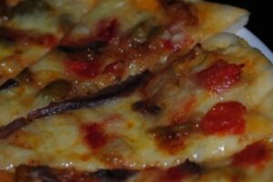 Піца з анчоусами