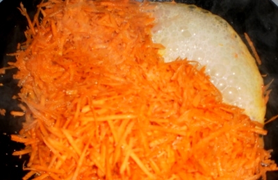 тушкуємо морквину