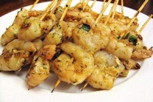 Креветки на шпажках