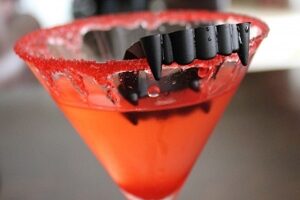 Коктейль «Поцілунок вампіра»