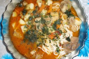 Лагман з свинини