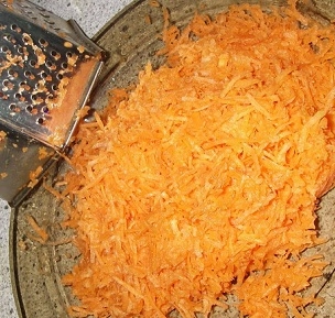 Трьом моркву