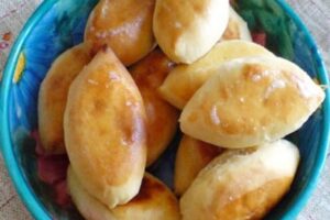 Пиріжки з дріжджового заварного тіста