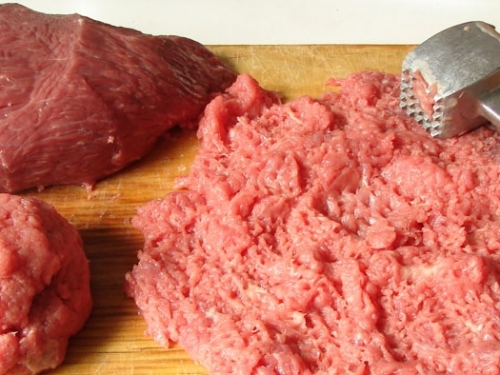 Відбиваємо м'ясо