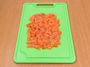 На обробній дошці, дрібненько