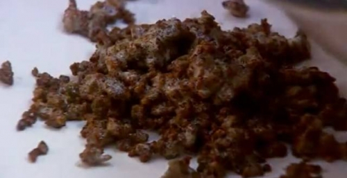 викладаємо фарш на тарілку