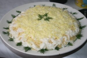 Салат з печінкою тріски