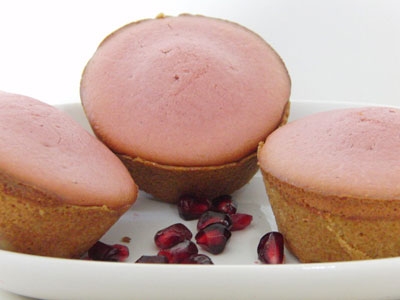 кекс на тарілці