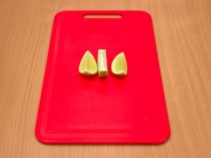 розрізаємо лайм