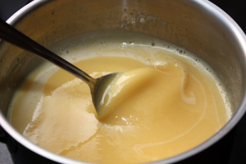 жовткова суміш на водяній бані