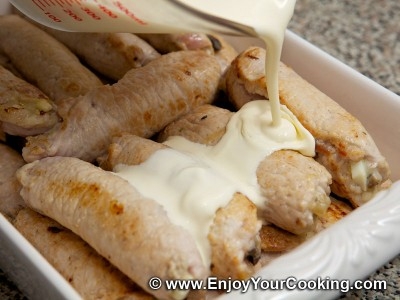 заливаємо рулетики вершками