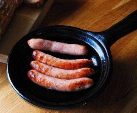 Сосиски краще обсмажувати на грилі