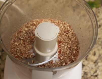 волоські горіхи подрібнюємо