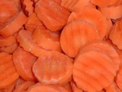 нарізаємо моркву