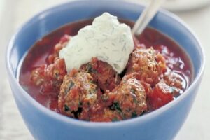 Борщ з фрикадельками