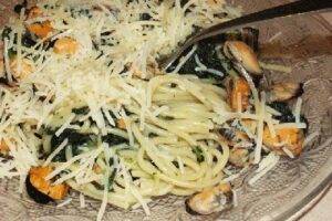 Паста з мідіями у вершковому соусі