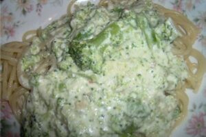 Брокколі у вершковому соусі