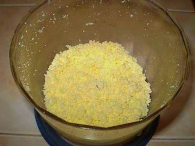 Подрібнюємо яєчні жовтки