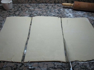 ділимо тісто на частини