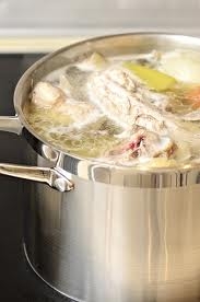 варимо каркас курки з морквою, цибулею і цукіні