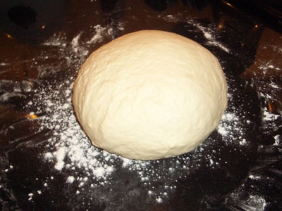 тісто на столі