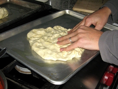 викладаємо тісто на деко