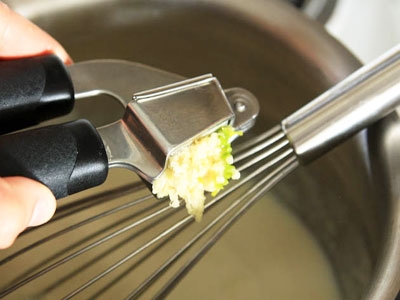 часник в соусі