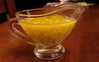 пісна часникова заправка для салатів