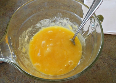 збиваємо яйце