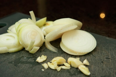 цибулю і часник