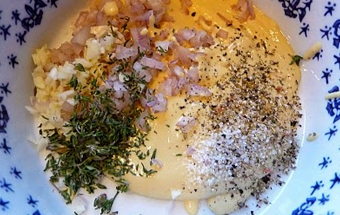 змішуємо всі інгредієнти для маринаду